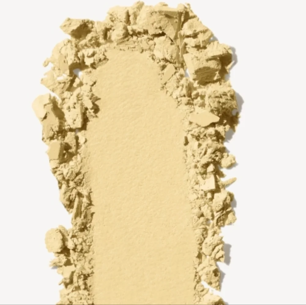 BOBBI BROWN Yellow Vitamin Enriched Pressed Powder